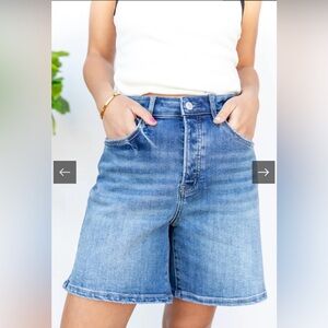 Nwt Mica Bermuda Denim Jean Short with stretch.